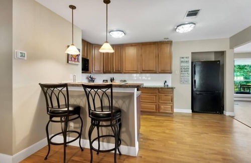 Jewett House | 2 bedroom, 2 bath Cabin on Lake Limestone