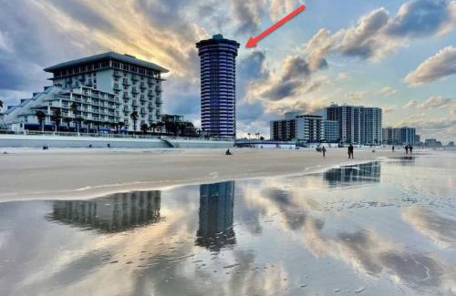 Daytona Beach Shores House | 2 Bedroom 2 bath Condo on the Beach on the 8th Floor