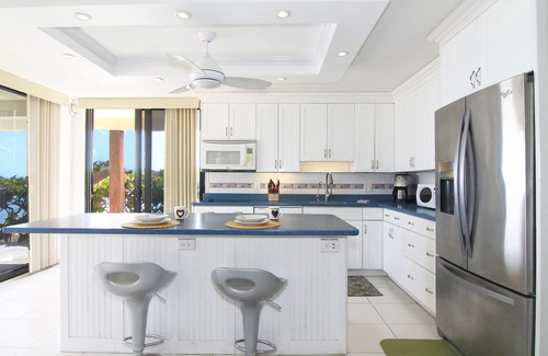 Red Hook Condo | 2 Bedroom/2 Bath condo on the Beach! This is a double unit 1,300sq. ft.