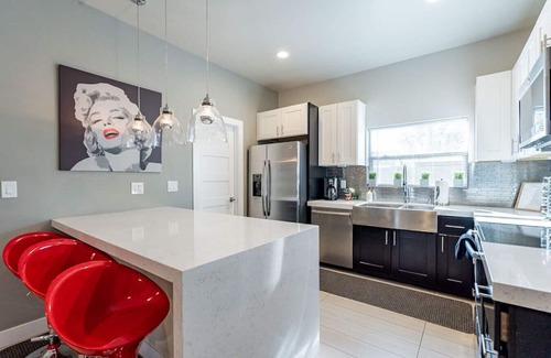 Encanto House | 2 Bedroom 2 Bath Home in Historic Neighborhood