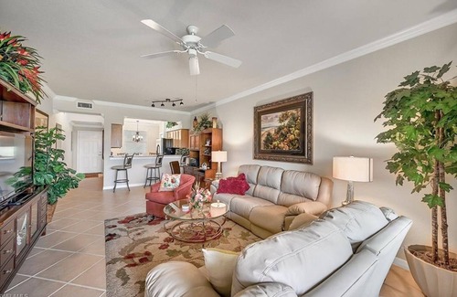 Naples Condo | 2 bedroom 2 bath Terrace Condo with Lanai, Pools, Golf Club, Tennis Club & more