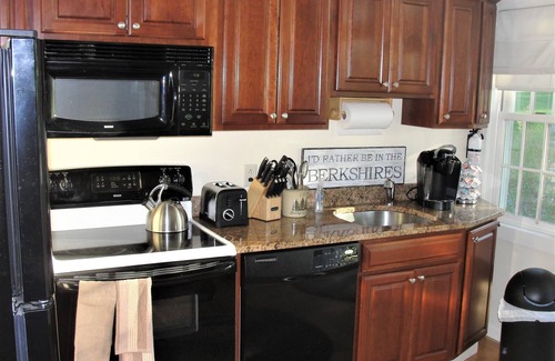 Lee Cottage | 2 Bedroom/2 Bath Vacation Rental in the Berkshires