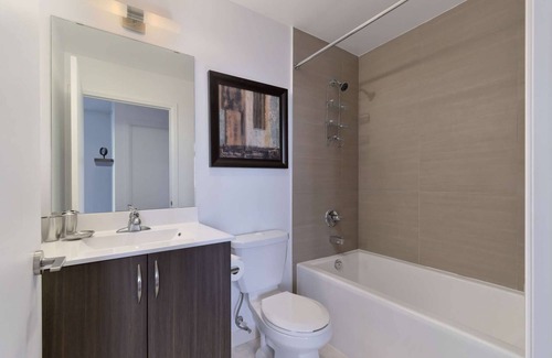 Henry Farm Apartment | 2 Bedroom/2 Bathroom Suite