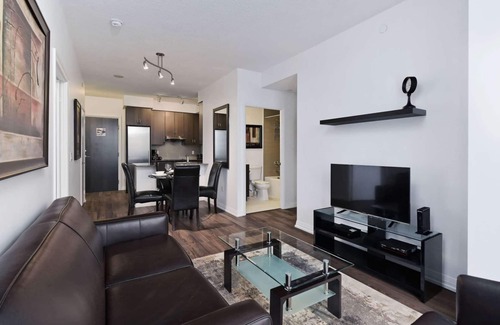 Henry Farm Apartment | 2 Bedroom/2 Bathroom Suite
