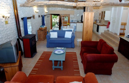 Montaigu-de-Quercy House | 2 bedroom 2 bathroom traditional Quercy stone barn
