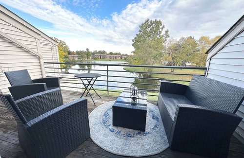 Auburn Hills House | 2-bedroom, 2 full bath executive townhome in awesome Auburn Hills with WiFi, AC