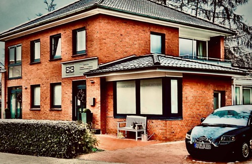 Center Apartment | 2 bedroom, 80 sqm bright upper floor apartment in city villa. City center location.