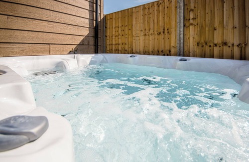 Downham Market Ski Chalet | 2 bedroom accommodation in Downham Market