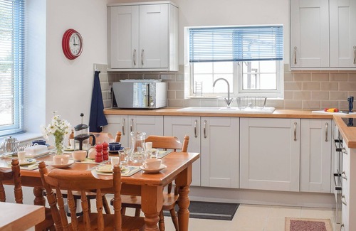 Llansantffraed Cottage | 2 bedroom accommodation in Llansantffraed, near Aberaeron