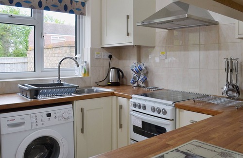 Hopton on Sea Cottage | 2 bedroom accommodation in Hopton-on-Sea, near Great Yarmouth