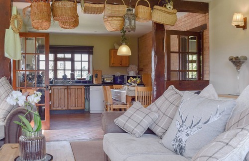 Aston-le-Walls Cottage | 2 bedroom accommodation in Moreton Paddox