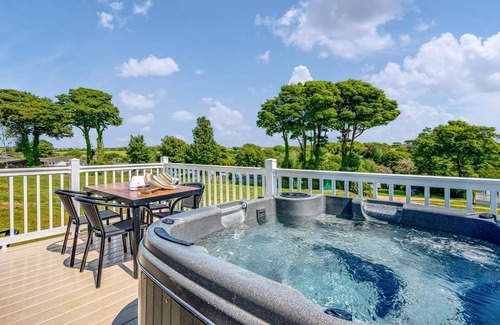 Hewas Water Ski Chalet | 2 bedroom accommodation in Nr St Austell