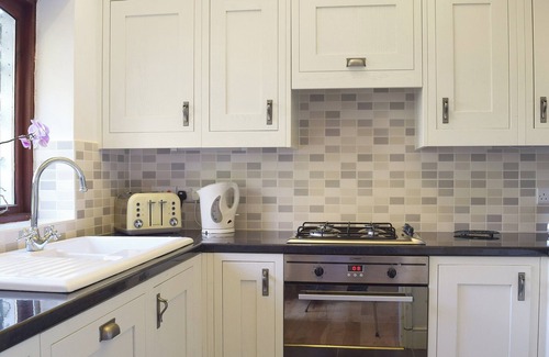 Wiseman's Bridge Cottage | 2 bedroom accommodation in near Kilgetty