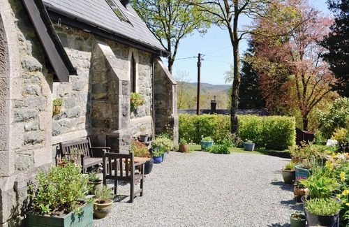 Gwynedd- Snowdonia Cottage | 2 bedroom accommodation in Capel Curig