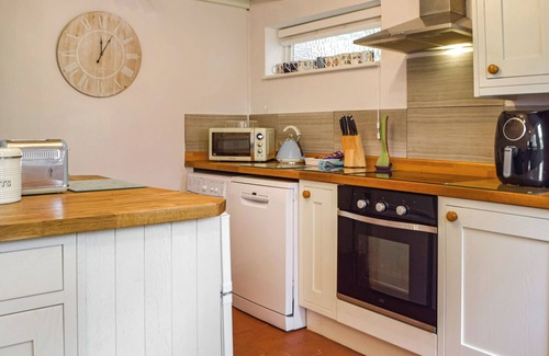 Llanybydder Cottage | 2 bedroom accommodation in Cwrt-newydd