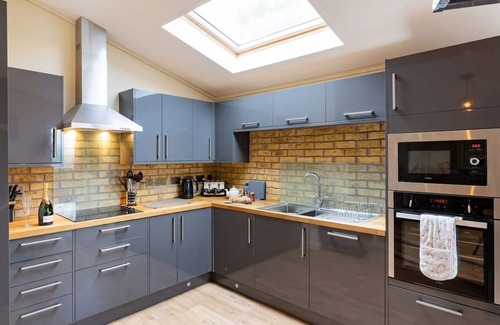 Milverton Ski Chalet | 2 bedroom accommodation in Cannington