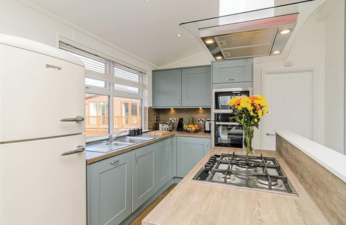 Stuppington Ski Chalet | 2 bedroom accommodation in Canterbury