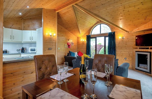 Raywell Ski Chalet | 2 bedroom accommodation in Raywell, Beverley
