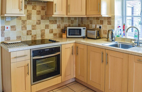 Bramerton Cottage | 2 bedroom accommodation in Bramerton