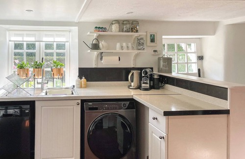Newport Cottage | 2 bedroom accommodation in Calbourne