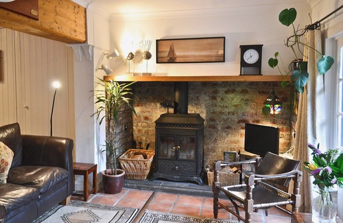 Kilcreggan Cottage | 2 bedroom accommodation in Shandon, near Loch Lomond