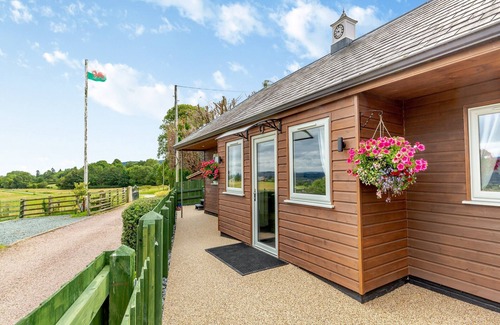 Kingswood Cottage | 2 bedroom accommodation in Forden, near Welshpool