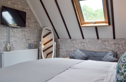 Winestead Cottage | 2 bedroom accommodation in Ottringham, near Hull