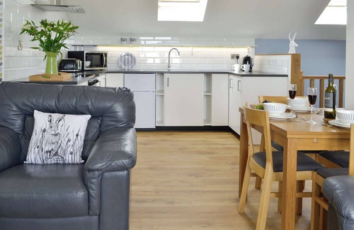 Torthorwald Cottage | 2 bedroom accommodation in Gin Case