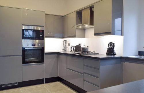 Whitland Cottage | 2 bedroom accommodation in Glandwr, near Narbeth