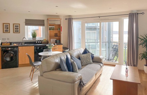 Llanelli Cottage | 2 bedroom accommodation in Heddfan, Millenium Quay
