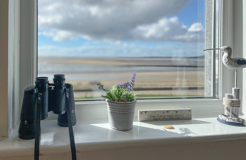 Llanelli Cottage | 2 bedroom accommodation in Heddfan, Millenium Quay