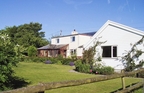 Llannon Cottage | 2 bedroom accommodation in Llannon, near Llanelli