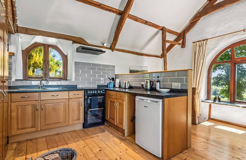 Whitland Cottage | 2 bedroom accommodation in Llanglydwen, near Narberth