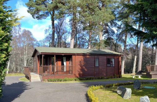 Dinnet Cottage | 2 bedroom accommodation in Dinnet, near Ballater