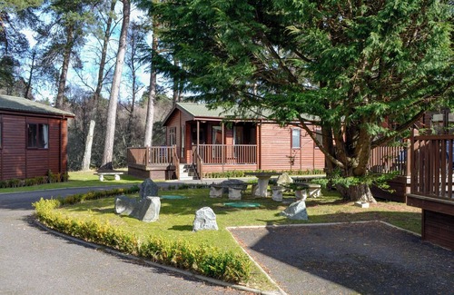 Dinnet Cottage | 2 bedroom accommodation in Dinnet, near Ballater