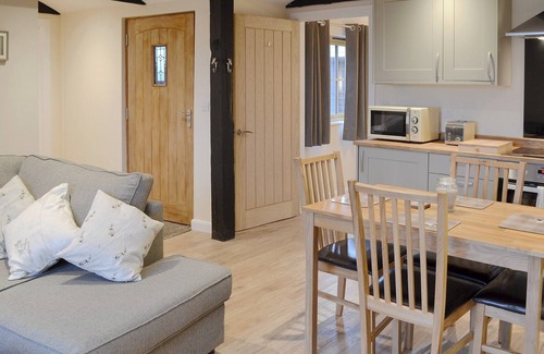 Denton Cottage | 2 bedroom accommodation in Alkham, near Dover