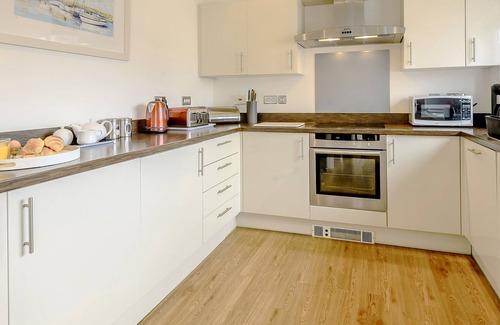 Lincoln Cottage | 2 bedroom accommodation in Burton Water, Lincoln