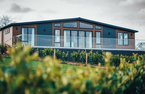 Llansantffraed Ski Chalet | 2 bedroom accommodation in Llanon