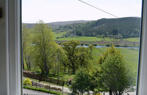 Lairg Cottage | 2 bedroom accommodation in Linside, near Dornoch