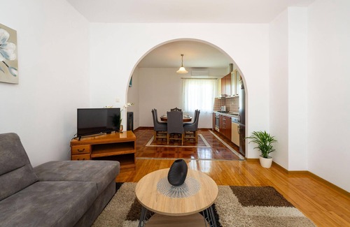Galovac Apartment | 2 bedroom amazing apartment in Galovac