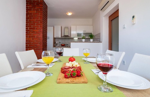 Muntic Apartment | 2 bedroom amazing apartment in Pula