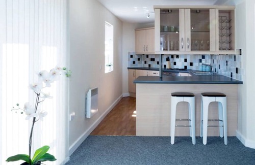 Raunds Apartment | 2 bedroom apartment near Rushden lakes, free parking and internet