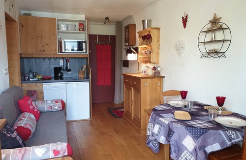 Huez Apartment | 2 bedroom apartment chalet atmosphere