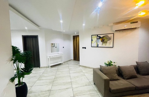 Lekki Phase 1 Apartment | 2-bedroom apartment with WiFi, AC in Lekki Phase 1 Rivonia