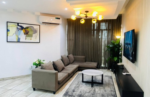 Lekki Phase 1 Apartment | 2-bedroom apartment with WiFi, AC in Lekki Phase 1 Rivonia