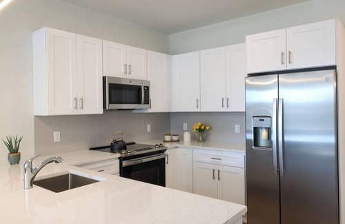 Rochelle Park Apartment | 2-bedroom apartment in superb Rochelle Park with fitness room, WiFi