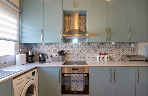Pissouri Apartment | 2 bedroom apartment - communal pool