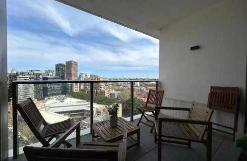 Chinatown Apartment | 2 Bedroom Apartment Haymarket with Balcony