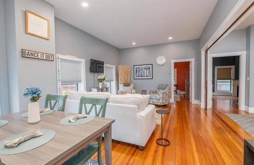 Hallowell Apartment | 2-bedroom apartment in charming Hallowell with AC