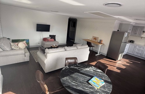 Dubbo Apartment | 2 bedroom Apartment in CBD- great for business trip/family weekend. sleeps 7